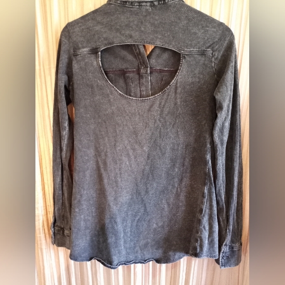 Rock & Republic Button Down Shirt - Picture 4 of 4